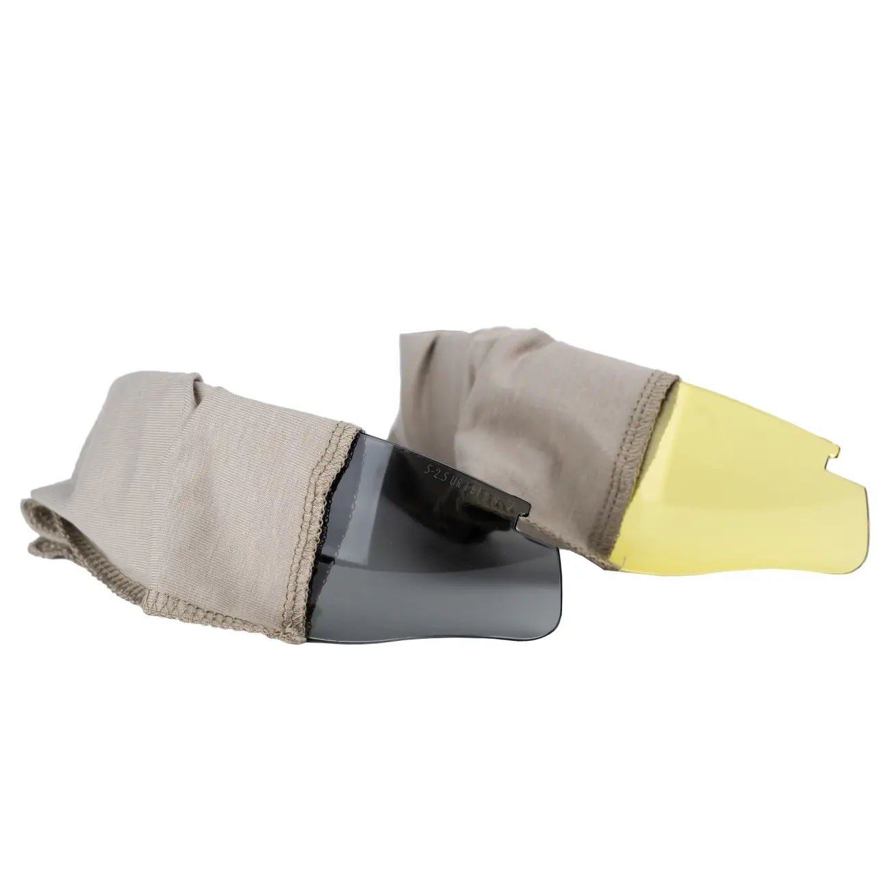 Әдемі әйел жыныстық қатынасқа түседі. Жалаңаш Кубалық әйелдерді қараңыз